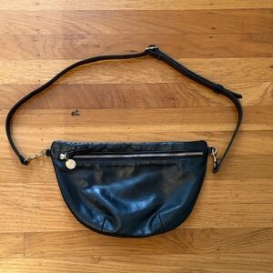 Clare V grande fanny